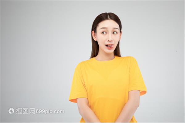长舌头的女人