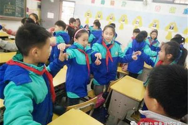 抓手指游戏规则