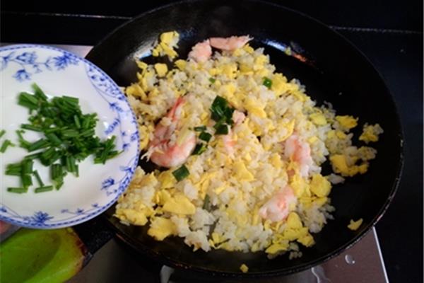 如何做蛋炒饭