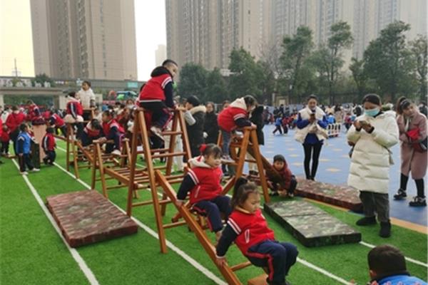 户外游戏活动