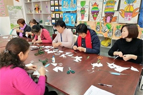 儿童学做手工