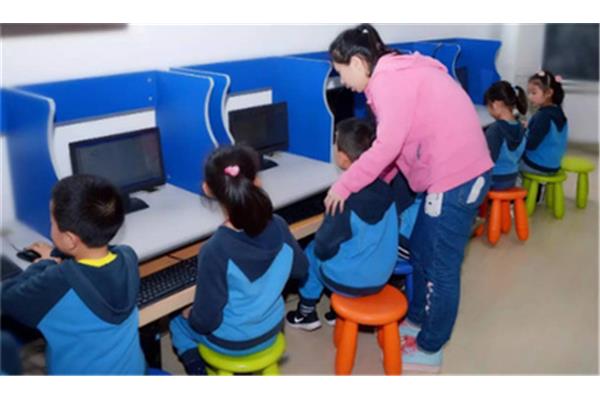 小孩几岁上小学