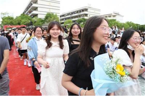 盐城市伍佑中学