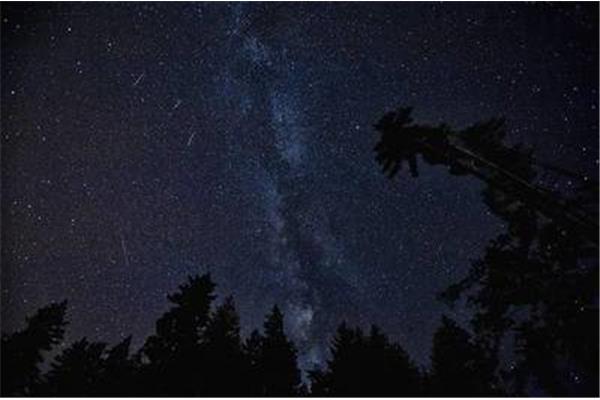 寂静的夜空
