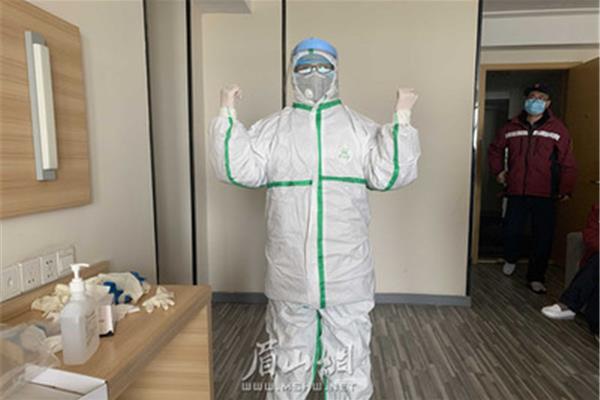 穿脱隔离衣