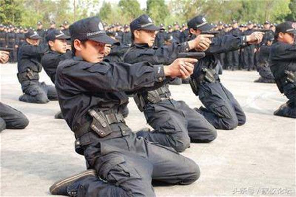 怎么才能当警察