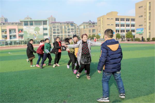 老鹰捉小鸡