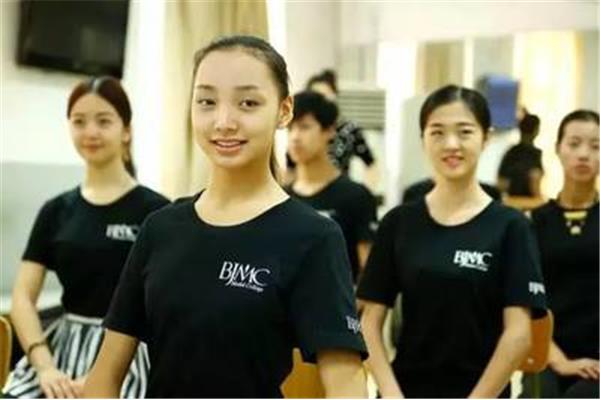 大连模特艺术学校