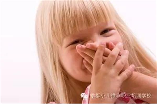 小孩口臭怎么回事