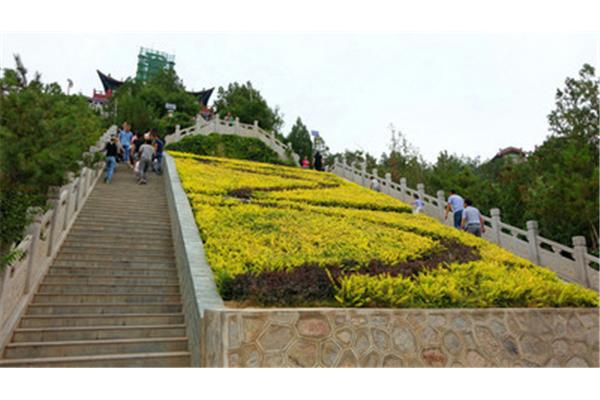 白塔山公园