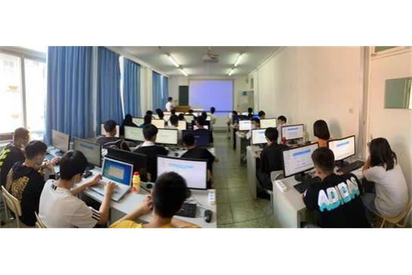 北大青鸟学费