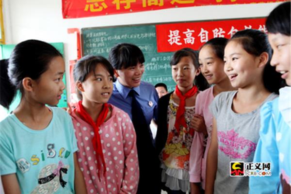 给女生讲故事