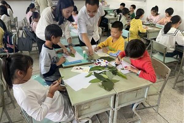 以学生为主体