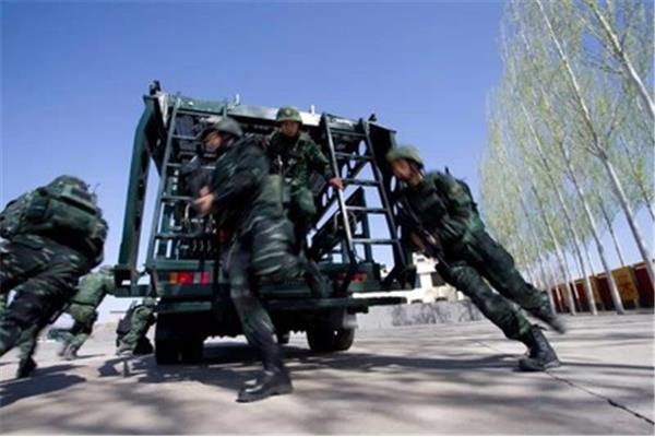 特警和武警