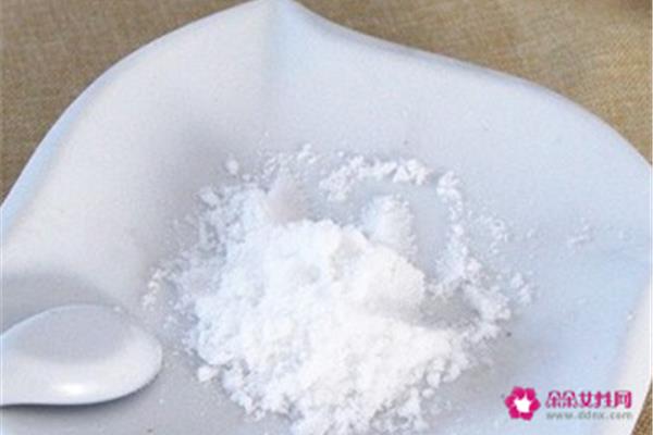 用盐水洗脸好吗