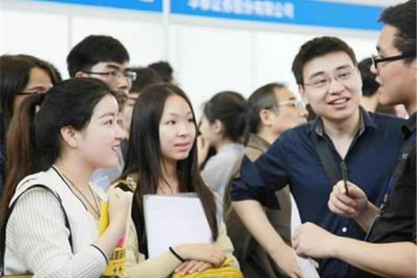 高考报名人数