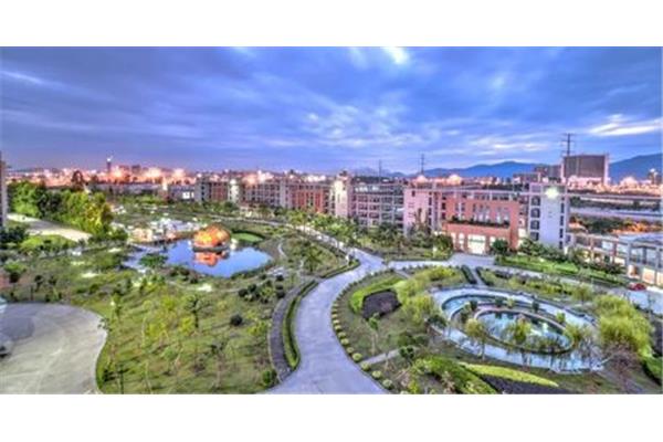 厦门华厦学院
