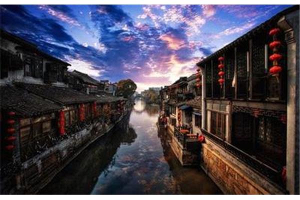 去凤凰古城旅游