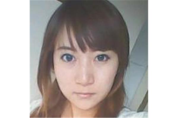 小峰ひなた