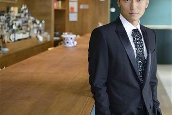 姿态万千的意思