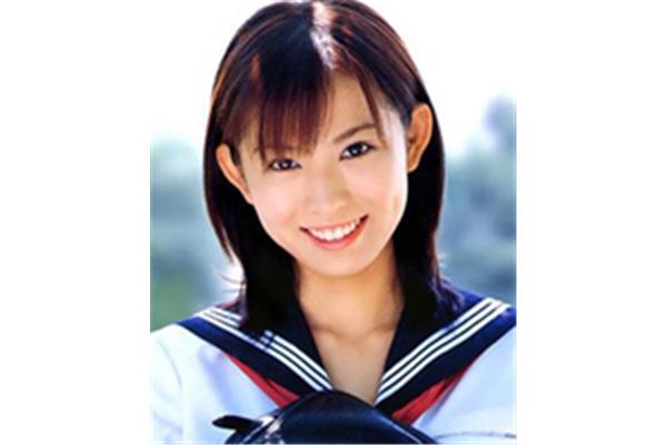 小峰ひなた