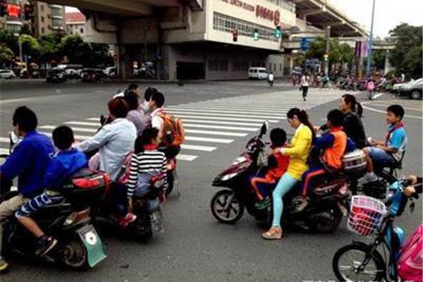 上学路上的趣事
