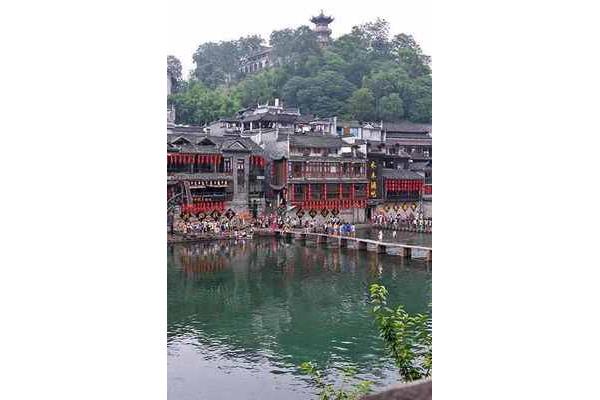 去凤凰古城旅游