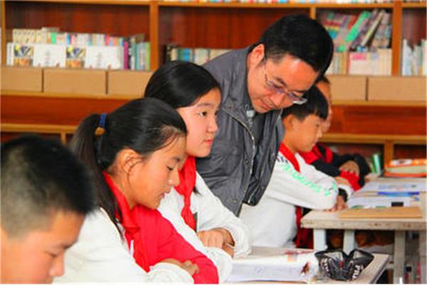 十里铺小学