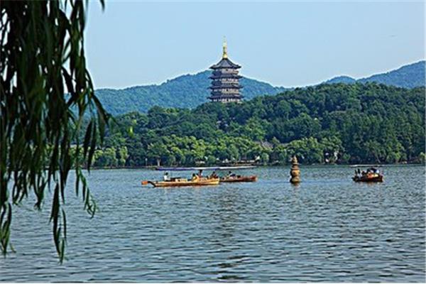 上有天堂下一句