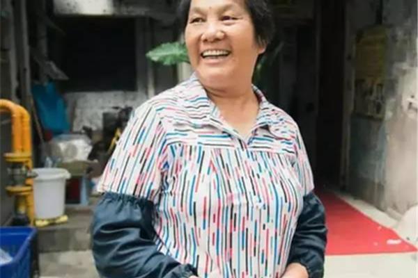 隔壁的阿姨