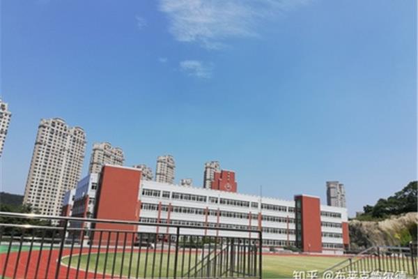 大连15中