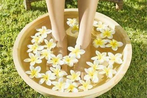 什么季节泡脚最好