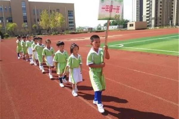 东川路小学