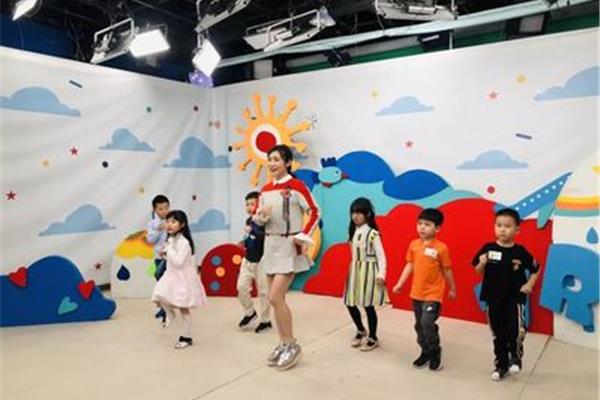 欢乐蹦蹦跳
