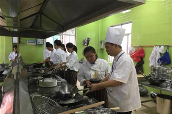学厨师培训班
