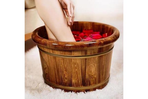 用什么泡脚好