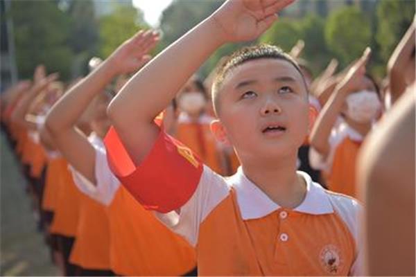 升旗仪式新闻稿