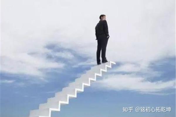 不达目的不罢休
