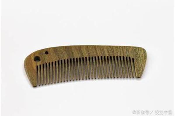 用木梳梳头的好处