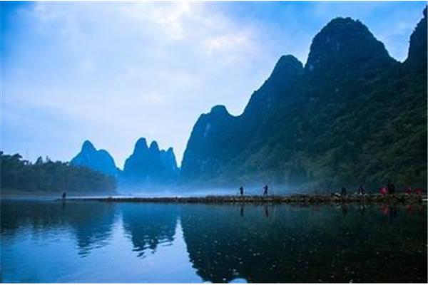 山水美景的诗句
