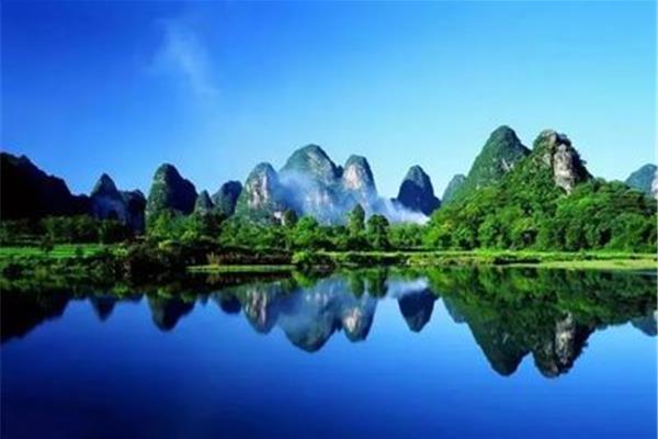 山水美景的诗句