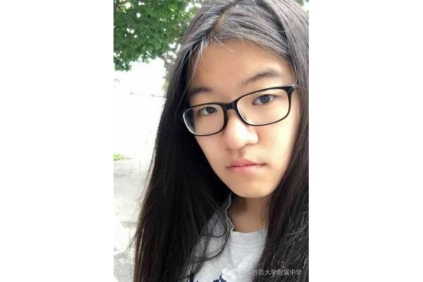 美女的近义词