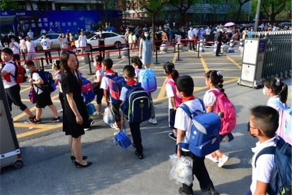 小学放学时间
