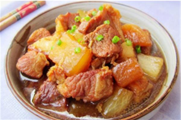 猪肉炖萝卜