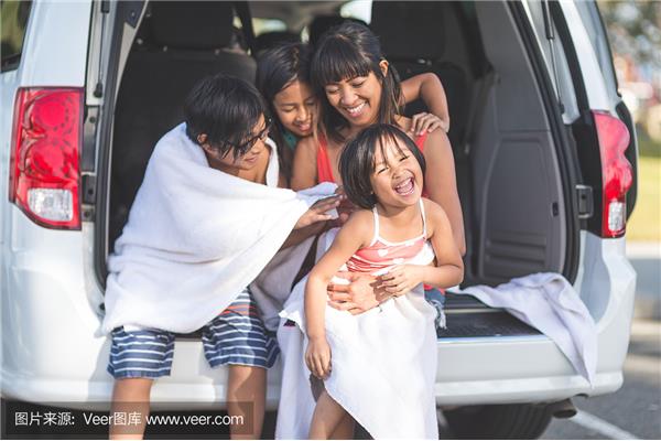 后座的妈妈