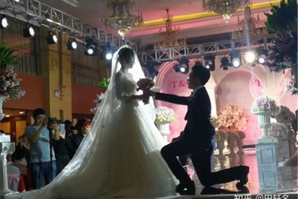 结婚女方家长致辞