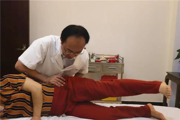 脊椎错位怎么治疗