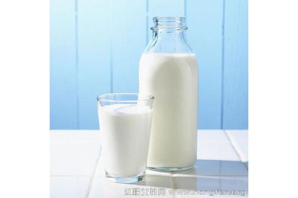 睡前喝牛奶会胖吗