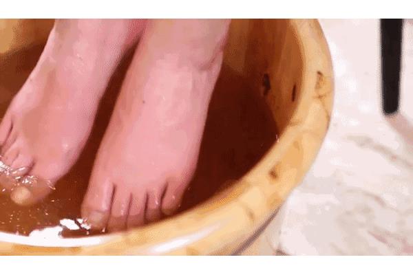 感冒能泡脚吗
