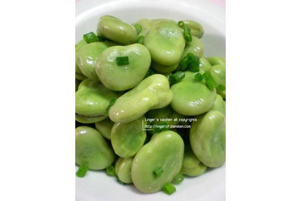 葱油蚕豆的做法